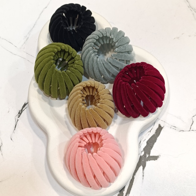 گیره مو جمع کن مخملی (۰۲۰۶۰۰۰۲)